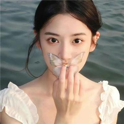 三白眼诅咒 海报